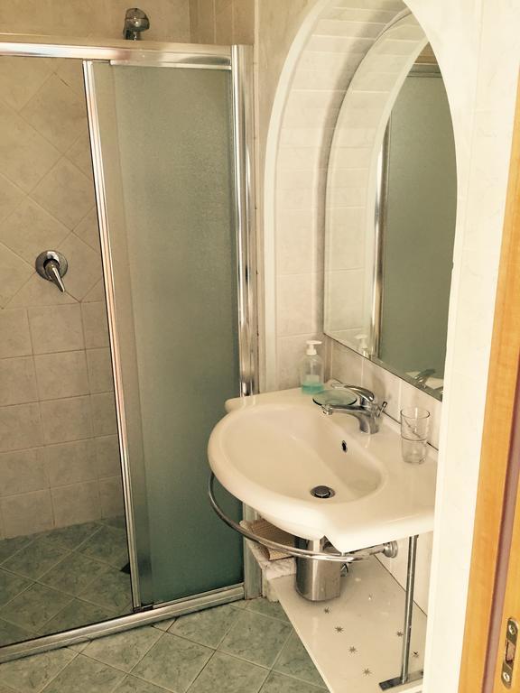 Ai Colli B&B Salò Cameră foto
